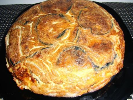 Tortilla de berenjenas con jamón y queso