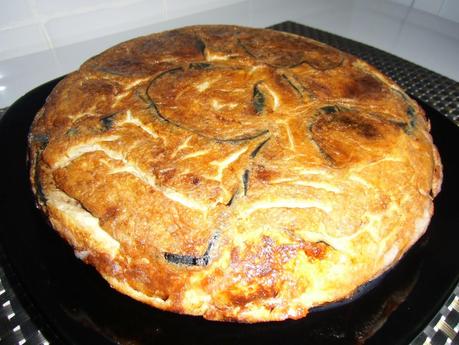 Tortilla de berenjenas con jamón y queso