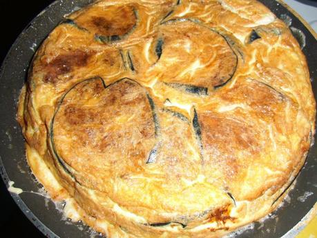 Tortilla de berenjenas con jamón y queso