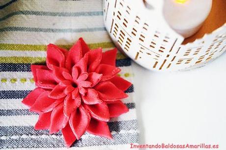 Decoración navideña dulce: flores de pascua con fondant