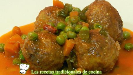 Albondigas de sepia en salsa