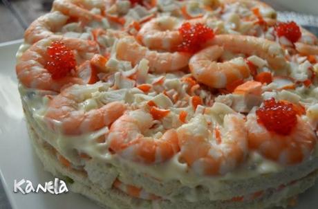 Pastel de ensaladilla rusa y langostinos