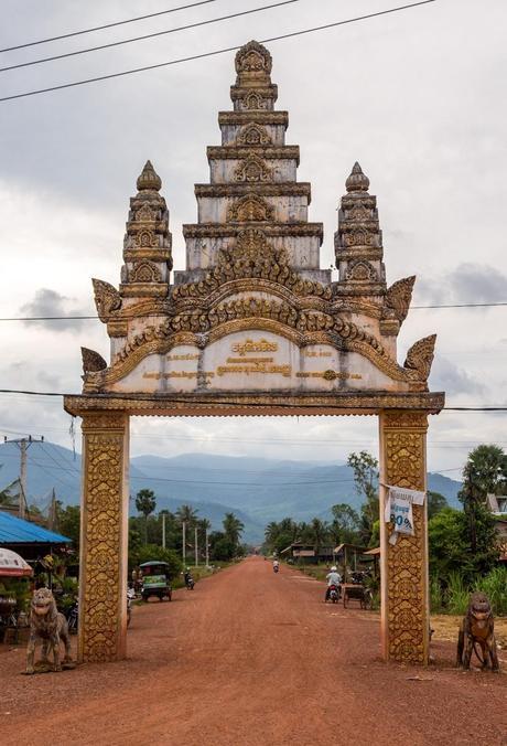 Caminos en los alrededores de Kampot Caminos en los alrededores de Kampot