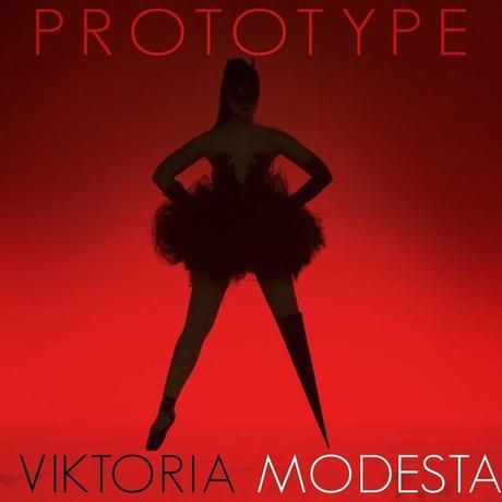 Viktoria Modesta, primera cantante pop con una pierna amputada
