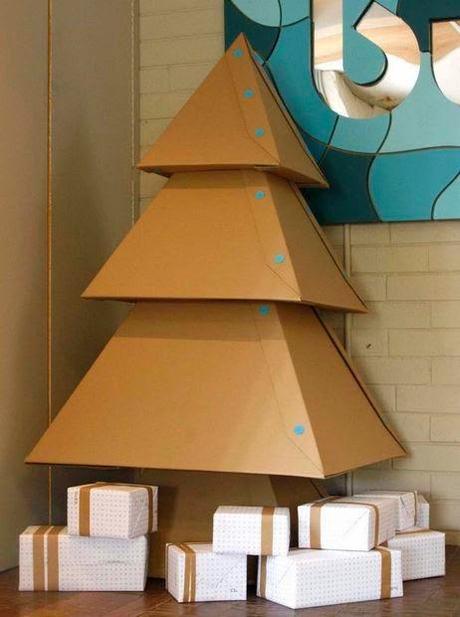 DECORA TU ÁRBOL CON 10 BUENAS IDEAS Y MATERIAL RECICLADO