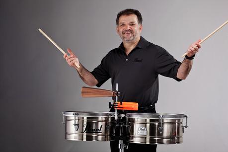 Lalo Davila & Orkesta Cubana – Feliz Navidad