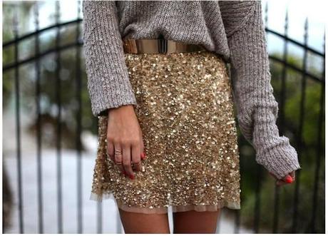 STREET STYLE INSPIRATION; SEQUINS+KNIT.-