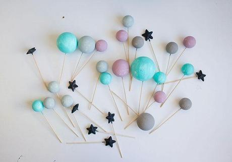 TUTORIAL CORONA NAVIDEÑA DE BOLAS bolas poliexpan pintadas