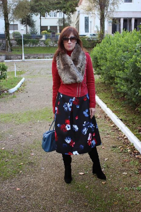 MIS LOOKS - FALDA FLORES MIDI