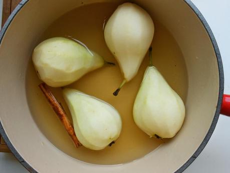 Tarta de peras y avellanas