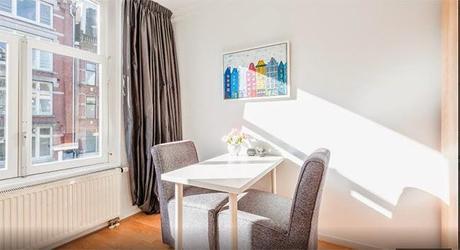 Alojamientos y limpieza a golpe de Click. Webs para nuestro dia a dia Helpling, y AirBnb