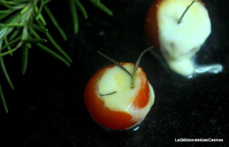 Aperitivo:  Cherrys, Mozzarella y Romero