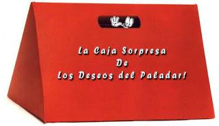 Mini empanadas de hojaldre rellenas de atún