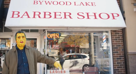 Skittles presenta al hombre que fue impactado por un arcoiris