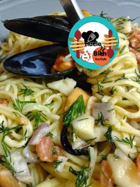 Espaguetis con chumichurri de eneldo