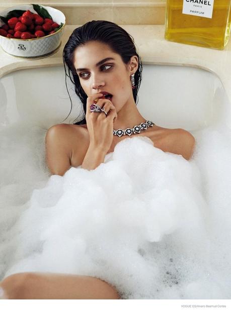 Sara Sampaio para Vogue España