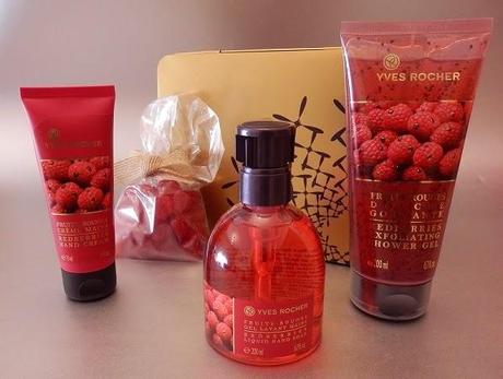 La colección limitada de Navidad de Frutos del Bosque Rojos y Negros de YVES ROCHER