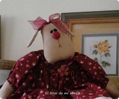 MUÑECA Y BOLAS DE NAVIDAD