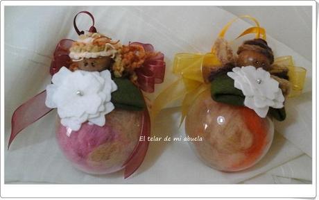 MUÑECA Y BOLAS DE NAVIDAD