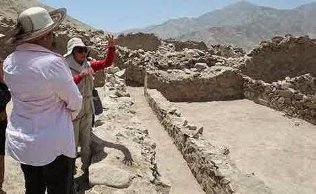 En Lunahuaná: INCAUTAN MAQUINARIA QUE DAÑO MURO DEL COMPLEJO  DE INCAHUASI…