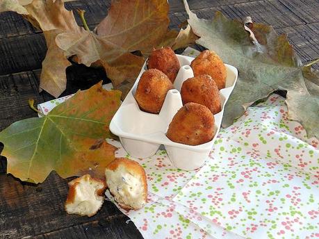 Croquetas de almejas en salsa verde