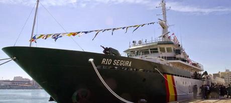 “Festín” en Río Segura, embarcación de la Guardia Civil.