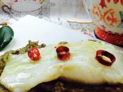 Tosta bacalao confitado sobre crema pimientos