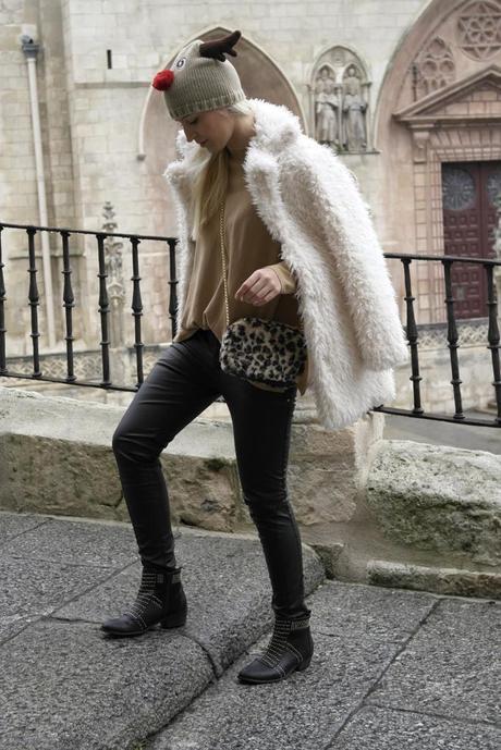 REINDEER HEAD REINDEER HEAD