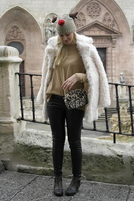 REINDEER HEAD REINDEER HEAD