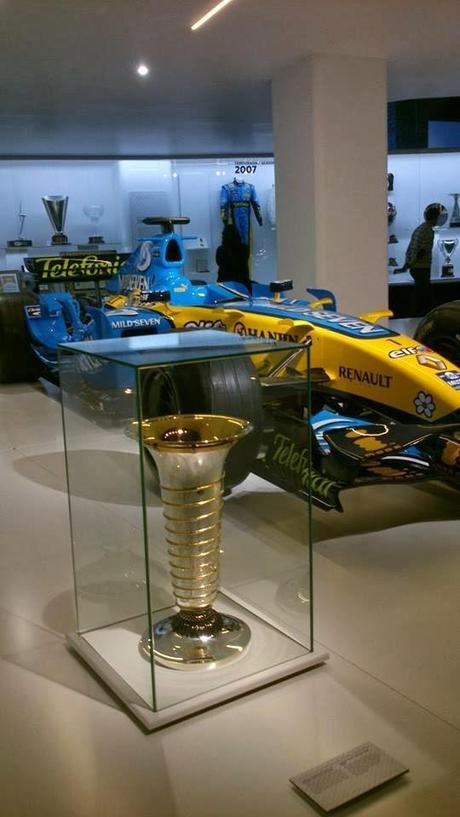 Un día en la exposición de Fernando Alonso Un día en la exposición de Fernando Alonso