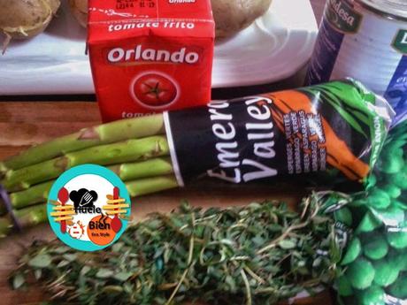 Espárragos trigueros con crema de tomate