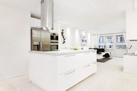 80 m² de lujo para parejas exigentes estilo nórdico moderno de lujo diseño interiores diáfanos decoración en blanco decoración diseño vestidores decoración de interiores modernos minimalistas decoración de interiores decoración de dormitorios walk in closet cocinas blancas modernas blog decoración nórdica