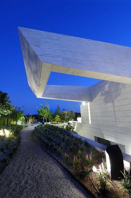 Volumenes y voladizos, el aire en la Arquitectura