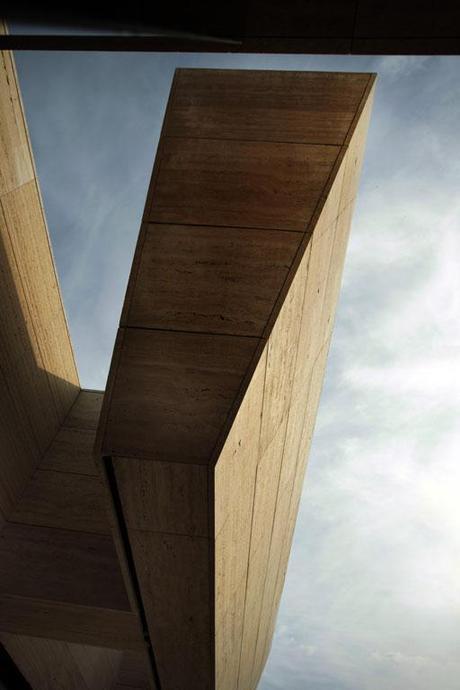 Volumenes y voladizos, el aire en la Arquitectura