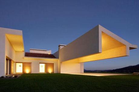 Volumenes y voladizos, el aire en la Arquitectura