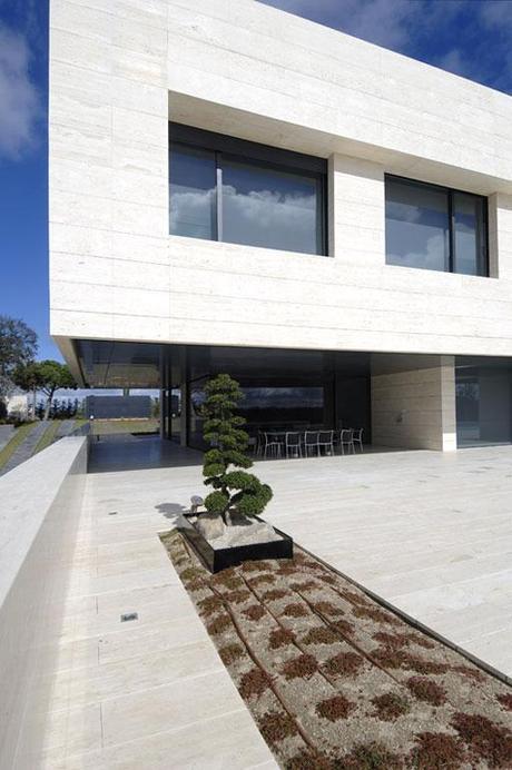 Volumenes y voladizos, el aire en la Arquitectura