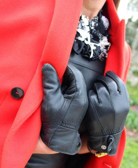 MIS LOOKS - ROJO Y CUERO