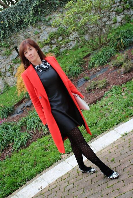 MIS LOOKS - ROJO Y CUERO