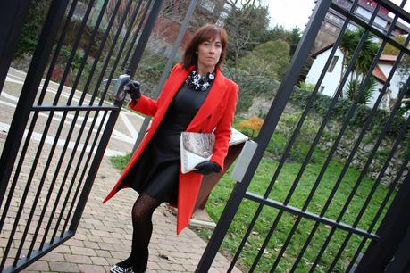 MIS LOOKS - ROJO Y CUERO