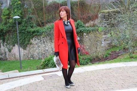 MIS LOOKS - ROJO Y CUERO