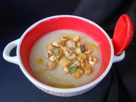 Crema de coliflor y avellanas