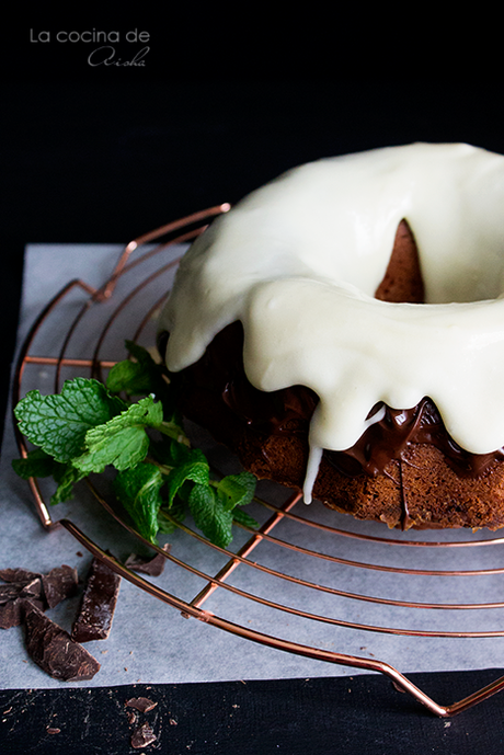 bundt-cake-chocolate-glaza-mint-frosting