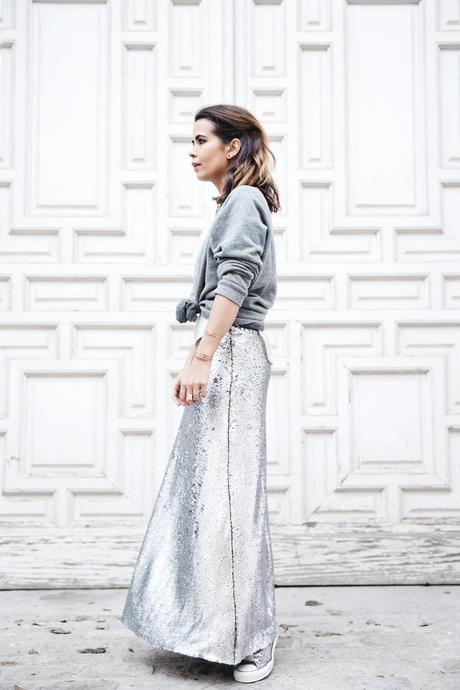 Sequined_Maxi_Skirt-Casual_Party_Outfit-Sweatshirt-Converse-Urban_Outfitters-Collage_Vintage-36Karen_Millen-Chrismas_Wishlist-Collage_Vintage-Leather_Skirt-Burgundy_Bag-Silver_Blazer-Outfit-Street_Style-