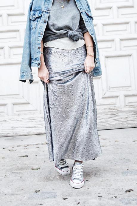 Sequined_Maxi_Skirt-Casual_Party_Outfit-Sweatshirt-Converse-Urban_Outfitters-Collage_Vintage-18Karen_Millen-Chrismas_Wishlist-Collage_Vintage-Leather_Skirt-Burgundy_Bag-Silver_Blazer-Outfit-Street_Style-