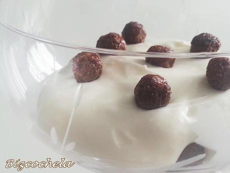 POSTRE IMPROVISADO DE QUESO Y CRUJIENTE DE CHOCOLATE