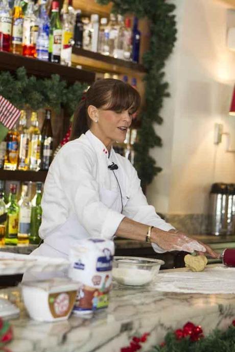 Desayuno Con Sandra Plevisani y Panetón Blanca Flor