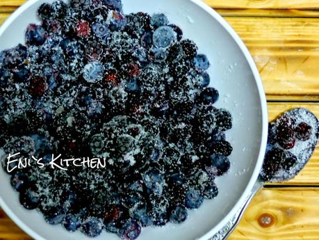 Tarta de arandanos y moras con nubes de azucar!