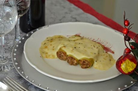 Canelones de pollo a la Catalana con Bechamel de Cebolla y Trufa