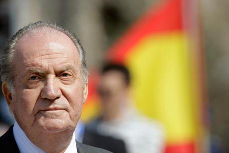 Porqué abdicó el Rey Juan Carlos de España?