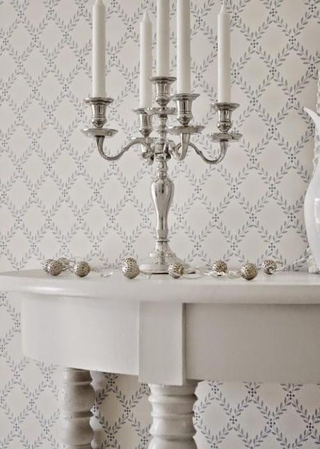 MENOS EN MAS, TAMBIEN EN NAVIDAD...